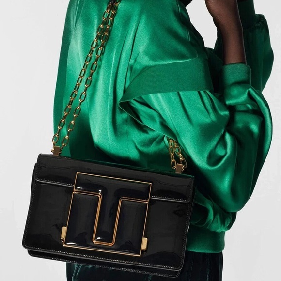 Tom Ford Patent Leather Maxi 001 Medium Chain Shoulder Bag in Black - Picture 1 of 7
